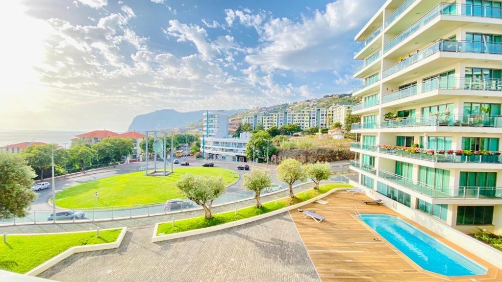 Charming Monumental Apartment ฟุงชาล ภายนอก รูปภาพ