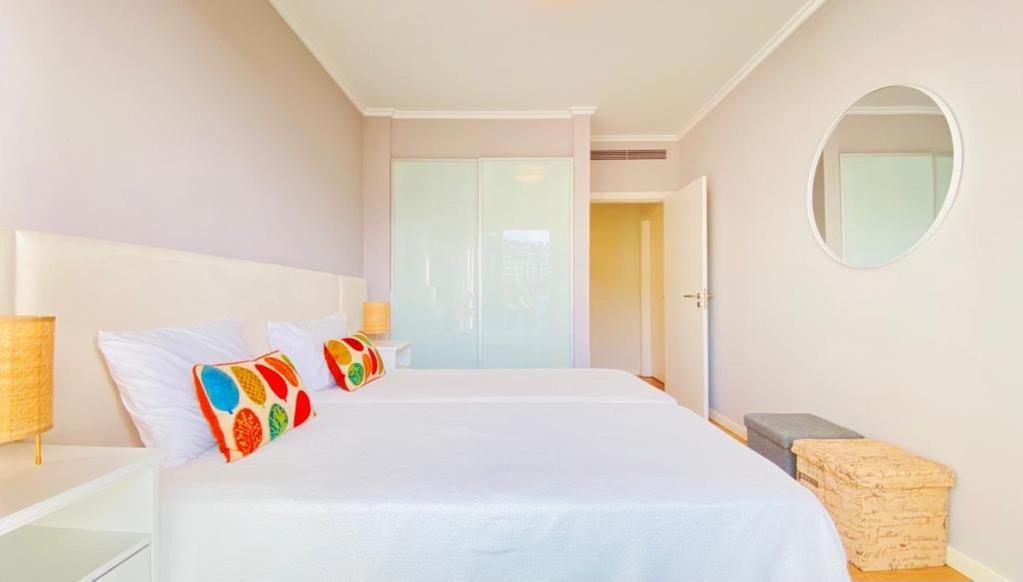 Charming Monumental Apartment ฟุงชาล ภายนอก รูปภาพ